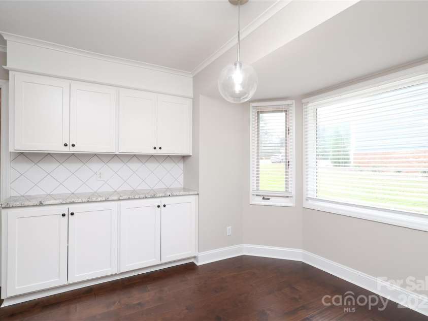 4350 Old Saybrook Court, Charlotte, NC 28211.  MLS# CAR4281498, YatesRealty ID 25991. 