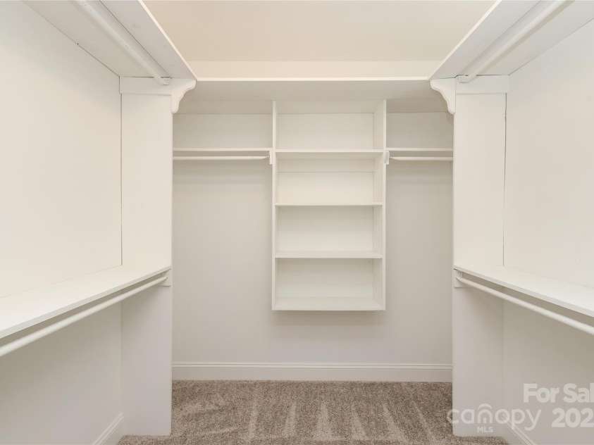 4350 Old Saybrook Court, Charlotte, NC 28211.  MLS# CAR4281498, YatesRealty ID 25991. 