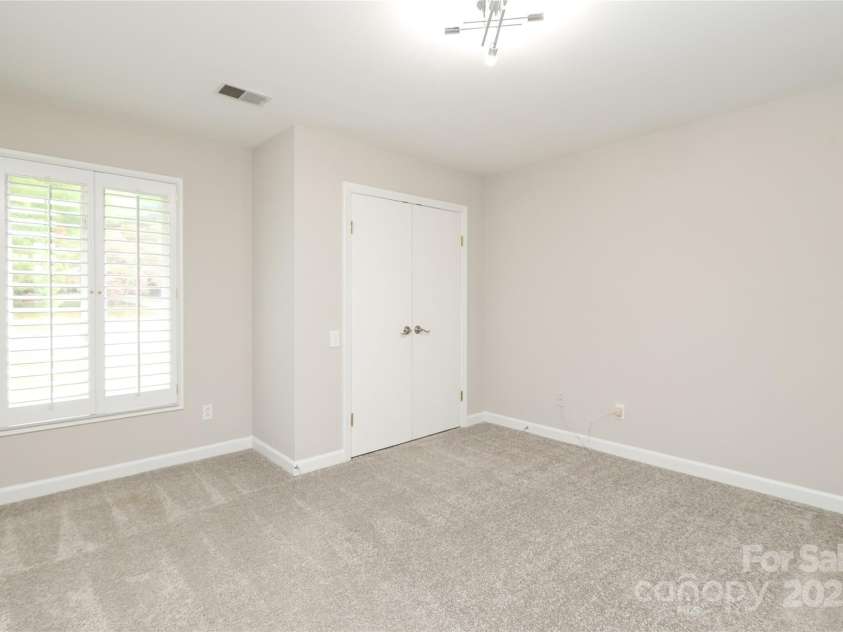 4350 Old Saybrook Court, Charlotte, NC 28211.  MLS# CAR4281498, YatesRealty ID 25991. 