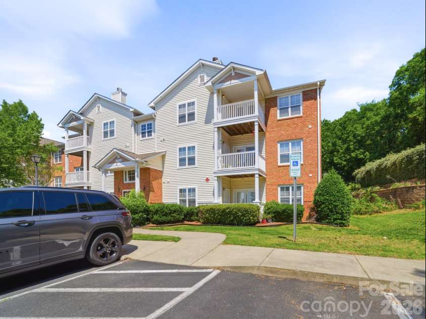 9976 Hyde Glen Court, Charlotte, NC 28262.  MLS# CAR4377383, YatesRealty ID 25991. 3rd floor corner unit with extra windows and light