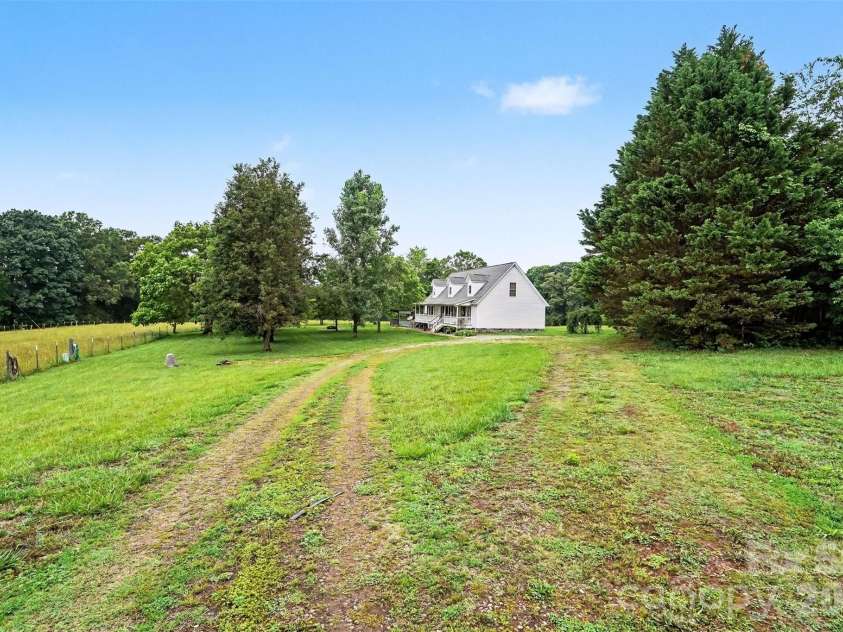 511 Salem Church Road, Maiden, NC 28650.  MLS# CAR4386631, YatesRealty ID 25992. Front Private Driveway