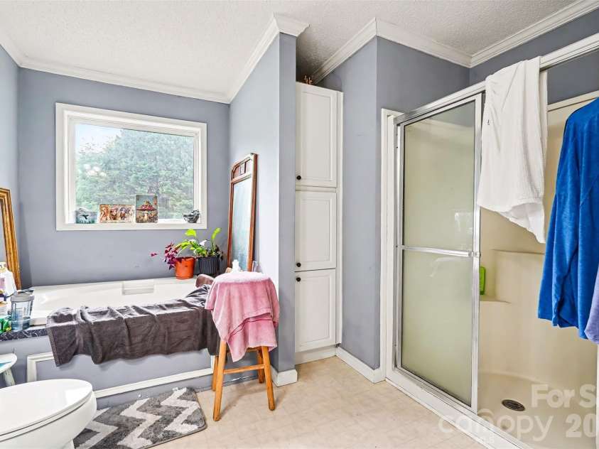 511 Salem Church Road, Maiden, NC 28650.  MLS# CAR4386631, YatesRealty ID 25992. Primary Bathroom