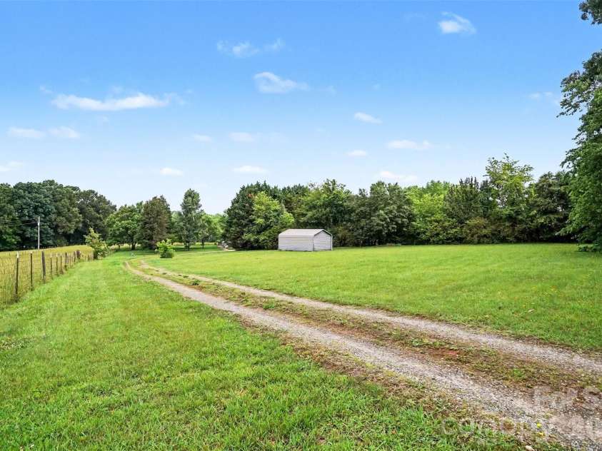 511 Salem Church Road, Maiden, NC 28650.  MLS# CAR4386631, YatesRealty ID 25992. Spacious yard space