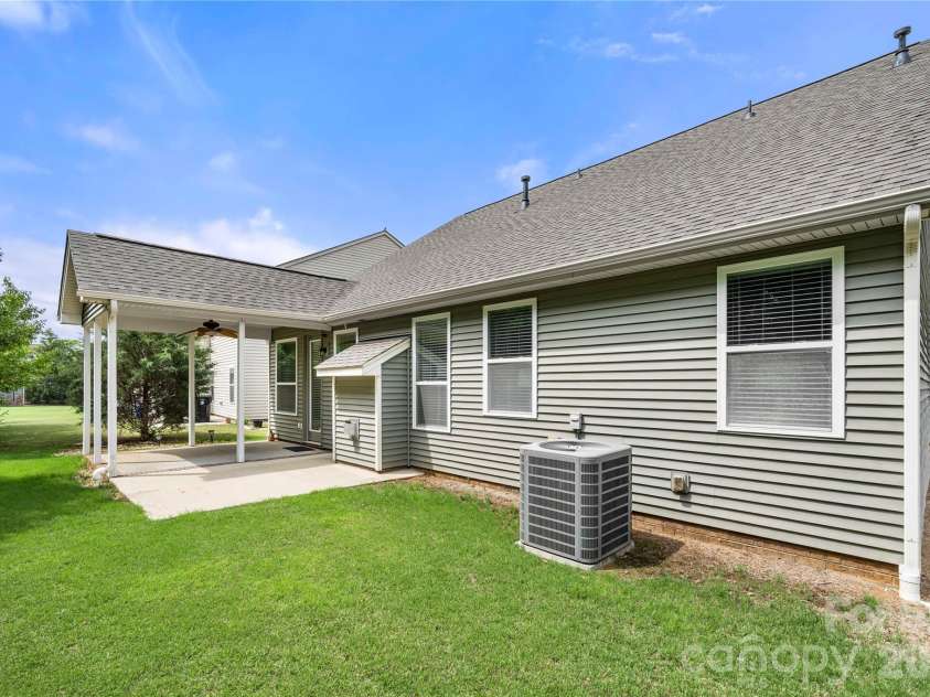 254 Perennial Drive, Concord, NC 28027.  MLS# CAR4383613, YatesRealty ID 25993. 