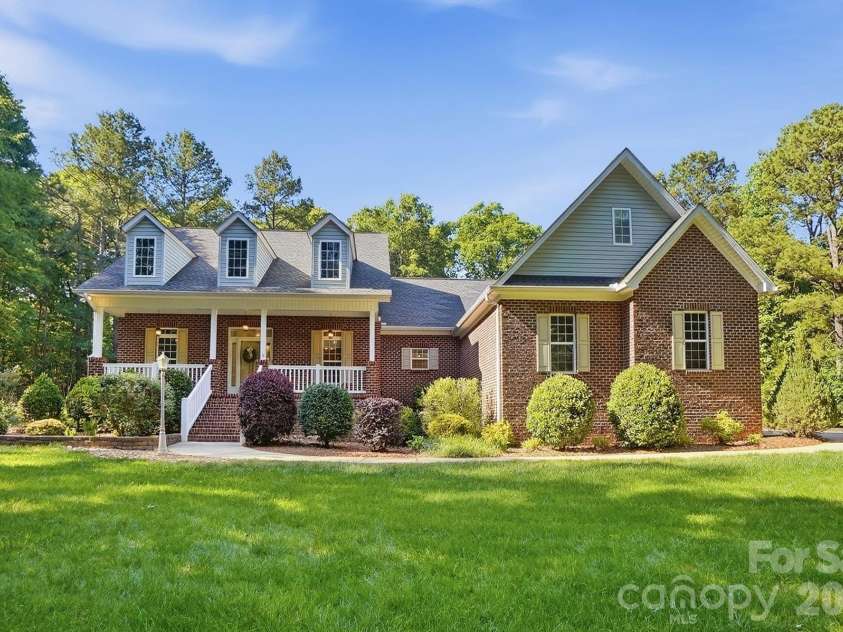 2043 Standing Timber Road, Lancaster, SC 29720.  MLS# CAR4355807, YatesRealty ID 25994. Welcome home