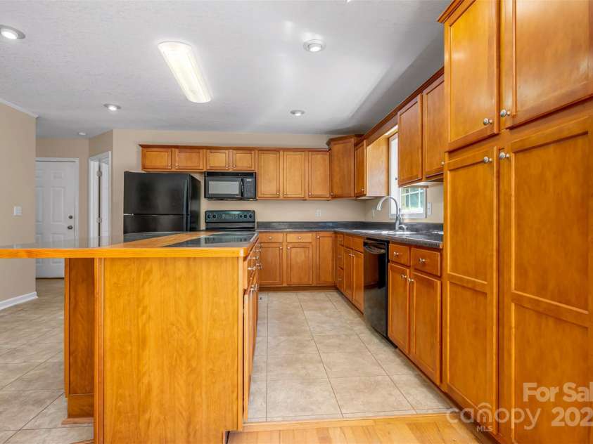 211 Forest Trail Drive, Rutherfordton, NC 28139.  MLS# CAR4267608, YatesRealty ID 25995. 