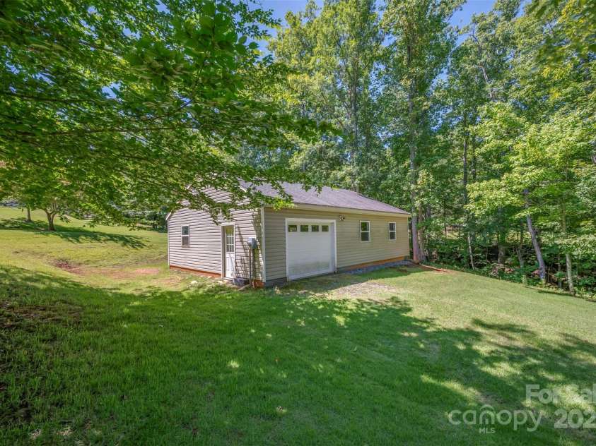 211 Forest Trail Drive, Rutherfordton, NC 28139.  MLS# CAR4267608, YatesRealty ID 25995. 