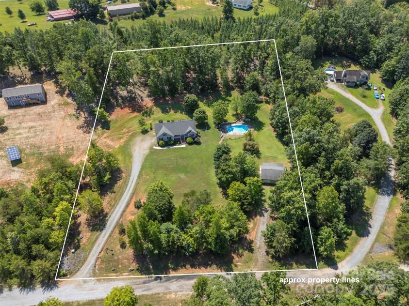 211 Forest Trail Drive, Rutherfordton, NC 28139.  MLS# CAR4267608, YatesRealty ID 25995. 