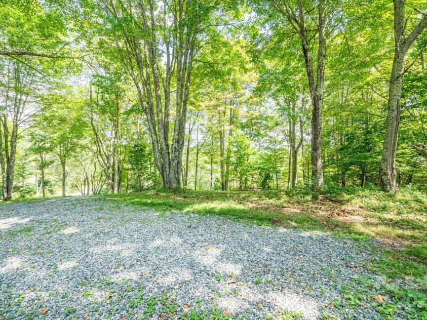 2777 Hickory Nut Gap Road, Newland, NC 28657.  MLS# CAR4281562, YatesRealty ID 25997. 