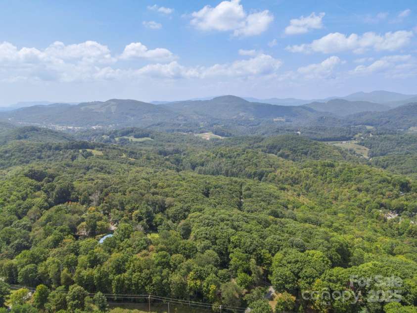 2777 Hickory Nut Gap Road, Newland, NC 28657.  MLS# CAR4281562, YatesRealty ID 25997. 