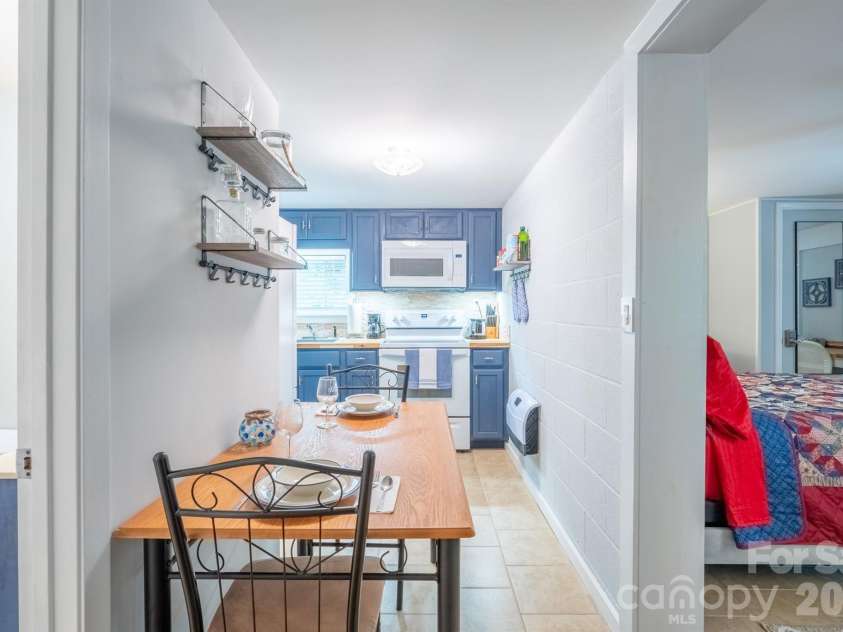 2777 Hickory Nut Gap Road, Newland, NC 28657.  MLS# CAR4281562, YatesRealty ID 25997. 