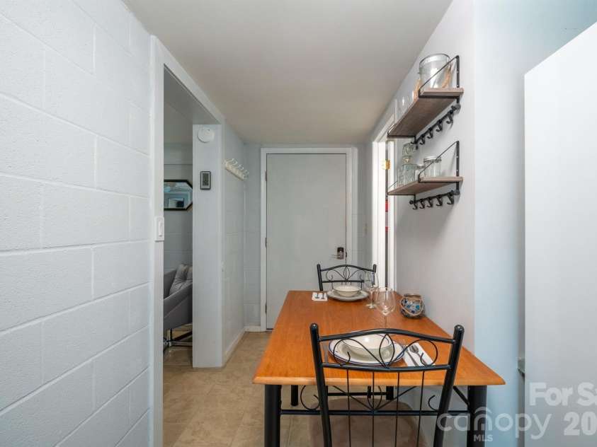 2777 Hickory Nut Gap Road, Newland, NC 28657.  MLS# CAR4281562, YatesRealty ID 25997. 