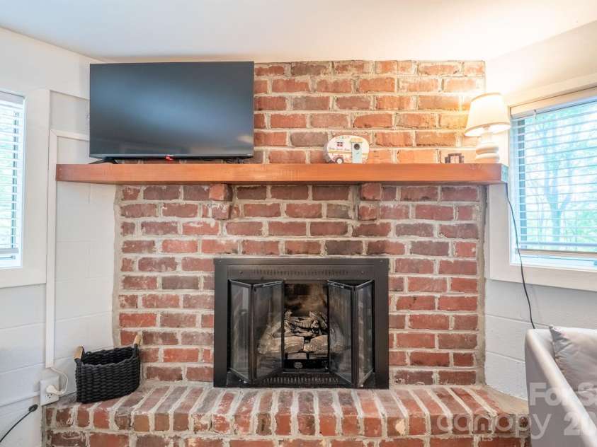 2777 Hickory Nut Gap Road, Newland, NC 28657.  MLS# CAR4281562, YatesRealty ID 25997. 