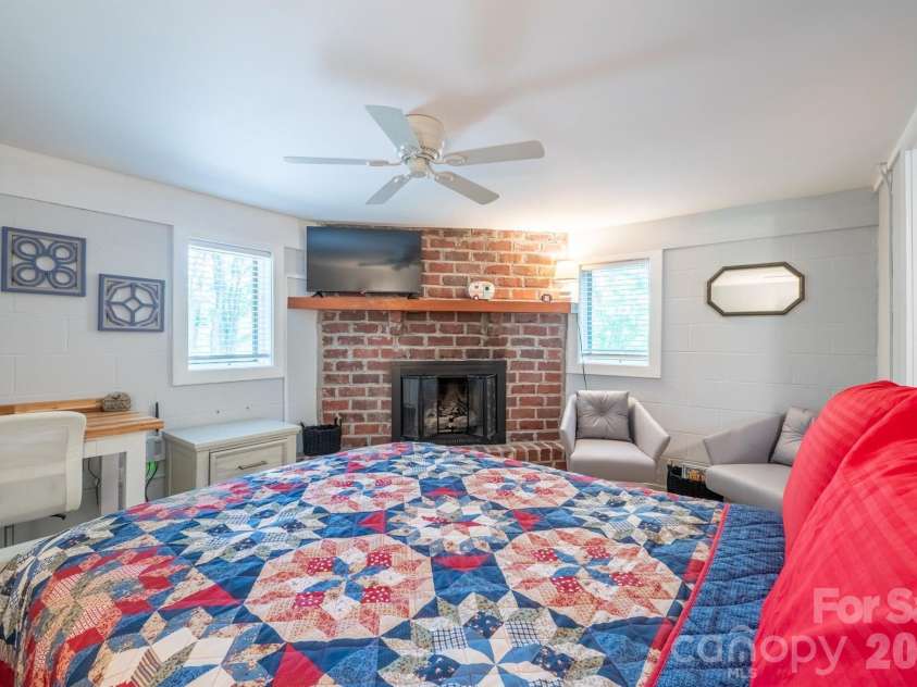 2777 Hickory Nut Gap Road, Newland, NC 28657.  MLS# CAR4281562, YatesRealty ID 25997. 