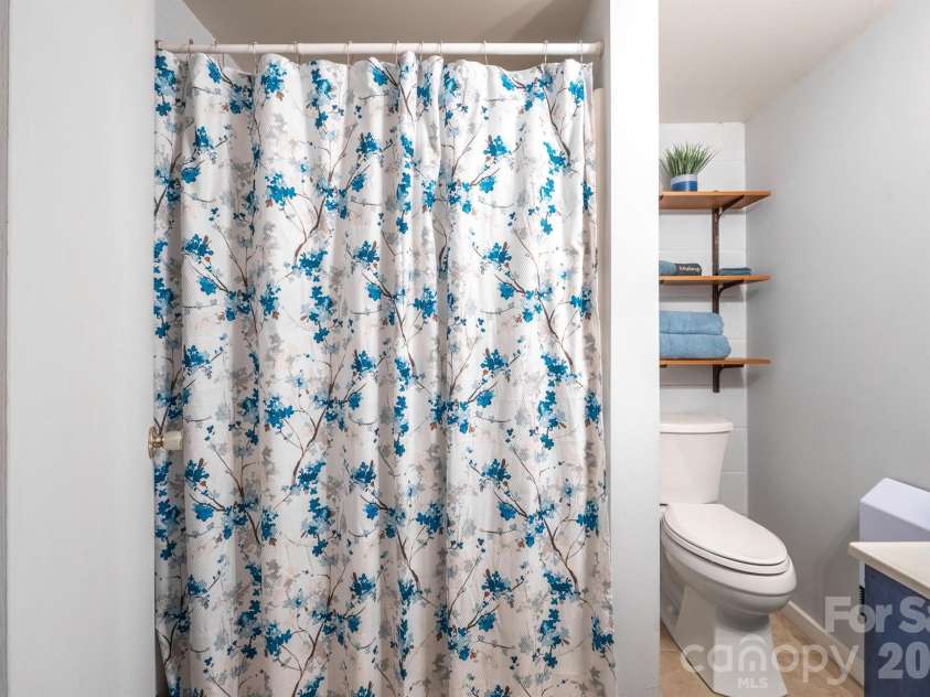 2777 Hickory Nut Gap Road, Newland, NC 28657.  MLS# CAR4281562, YatesRealty ID 25997. 