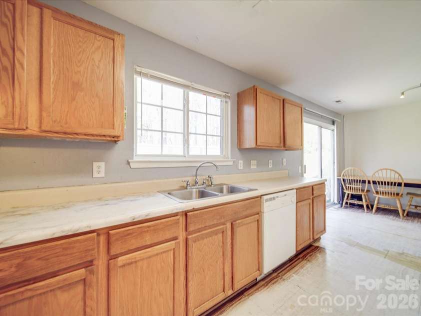 5414 Peachwood Drive, Charlotte, NC 28216.  MLS# CAR4382739, YatesRealty ID 25998. 