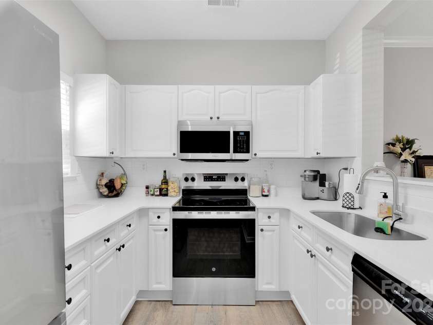 11548 Savannah Creek Drive, Charlotte, NC 28273.  MLS# CAR4297148, YatesRealty ID 26. 