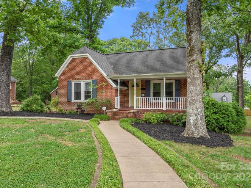 725 Graham Street, Shelby, NC 28150.  MLS# CAR4263455, YatesRealty ID 26. 