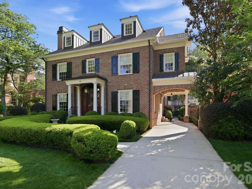 309 Hempstead Place, Charlotte, NC 28207.  MLS# CAR4373382, YatesRealty ID 2600. 