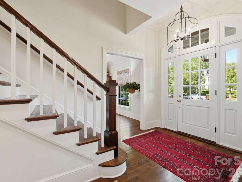 309 Hempstead Place, Charlotte, NC 28207.  MLS# CAR4373382, YatesRealty ID 2600. 