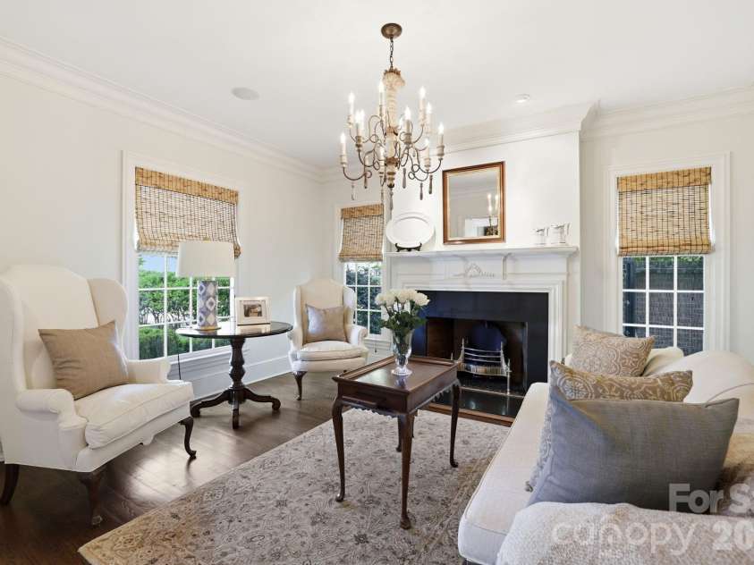 309 Hempstead Place, Charlotte, NC 28207.  MLS# CAR4373382, YatesRealty ID 2600. 