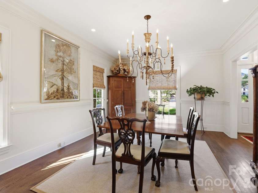 309 Hempstead Place, Charlotte, NC 28207.  MLS# CAR4373382, YatesRealty ID 2600. 
