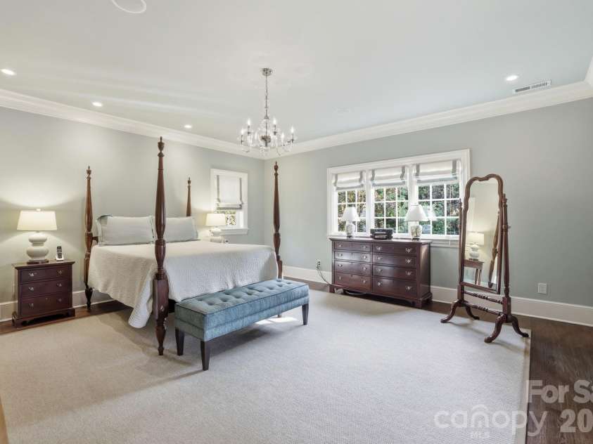 309 Hempstead Place, Charlotte, NC 28207.  MLS# CAR4373382, YatesRealty ID 2600. 