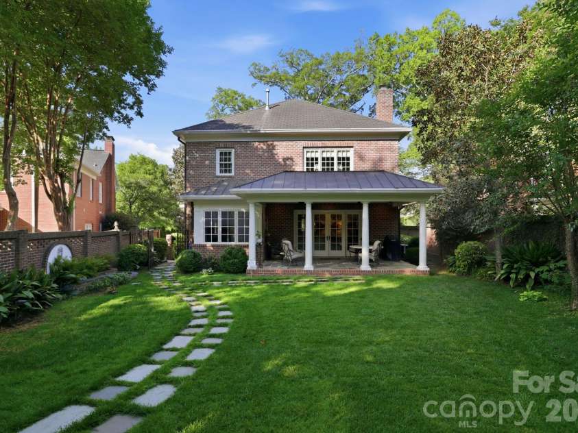 309 Hempstead Place, Charlotte, NC 28207.  MLS# CAR4373382, YatesRealty ID 2600. 