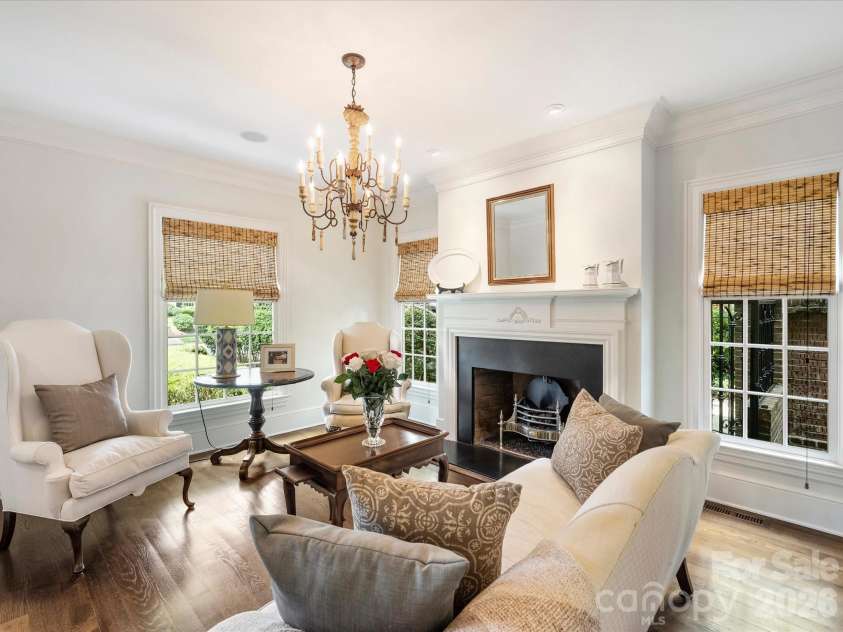 309 Hempstead Place, Charlotte, NC 28207.  MLS# CAR4414196, YatesRealty ID 2600. 