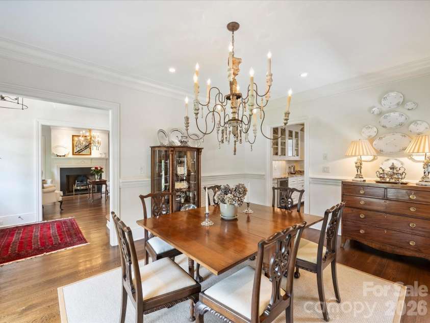 309 Hempstead Place, Charlotte, NC 28207.  MLS# CAR4414196, YatesRealty ID 2600. 
