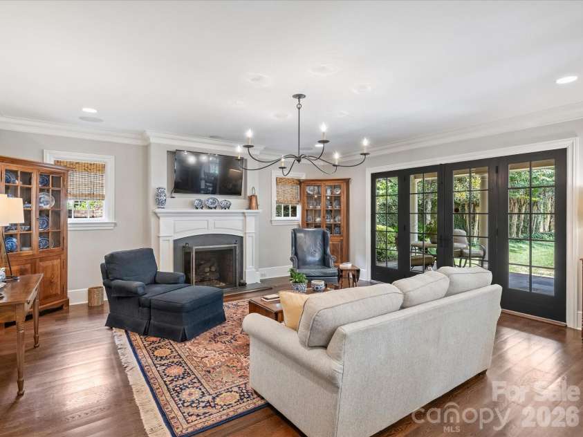 309 Hempstead Place, Charlotte, NC 28207.  MLS# CAR4414196, YatesRealty ID 2600. 