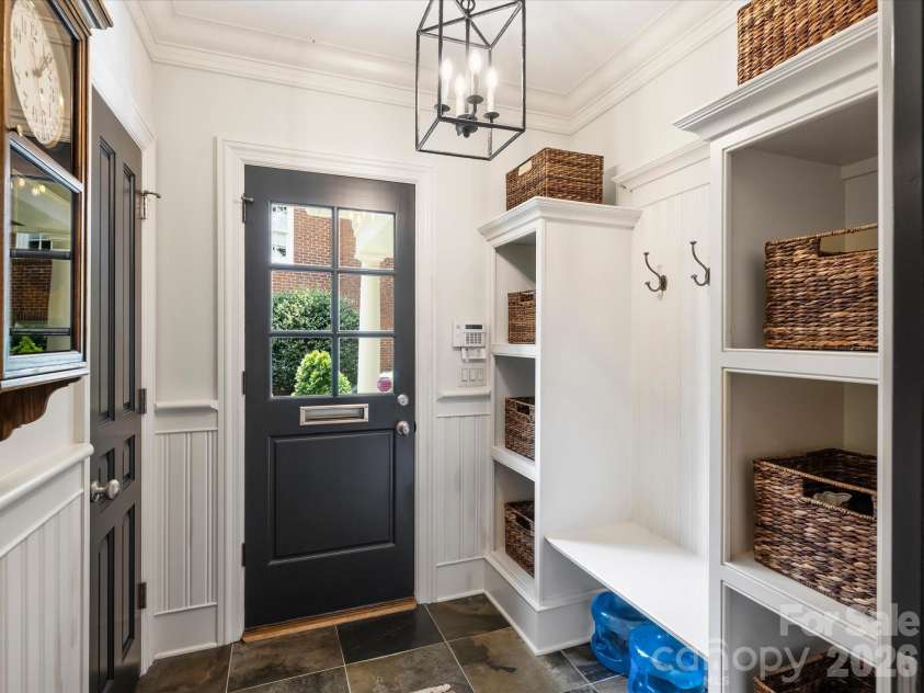 309 Hempstead Place, Charlotte, NC 28207.  MLS# CAR4414196, YatesRealty ID 2600. 