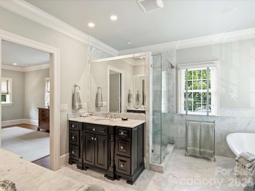 309 Hempstead Place, Charlotte, NC 28207.  MLS# CAR4414196, YatesRealty ID 2600. 