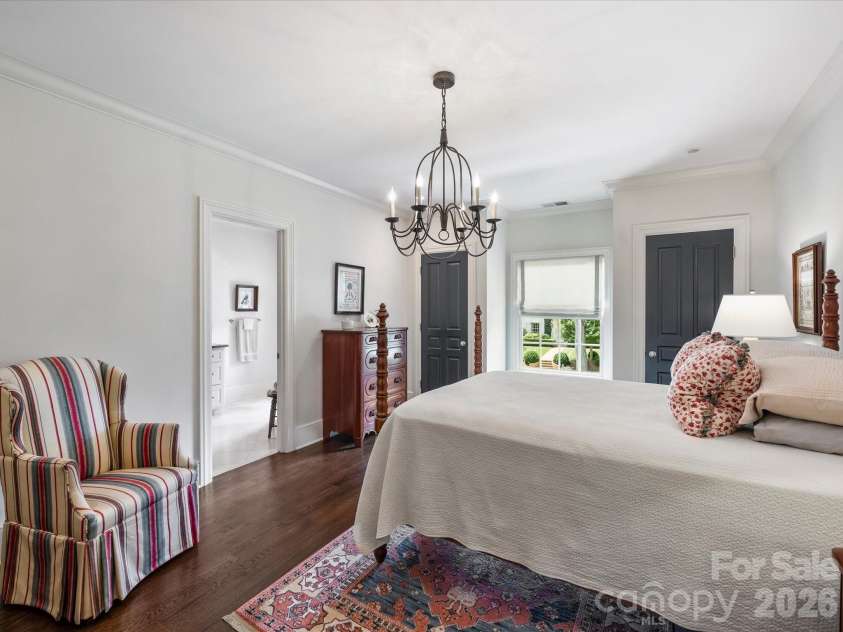 309 Hempstead Place, Charlotte, NC 28207.  MLS# CAR4414196, YatesRealty ID 2600. 