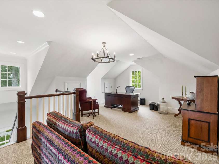 309 Hempstead Place, Charlotte, NC 28207.  MLS# CAR4414196, YatesRealty ID 2600. 