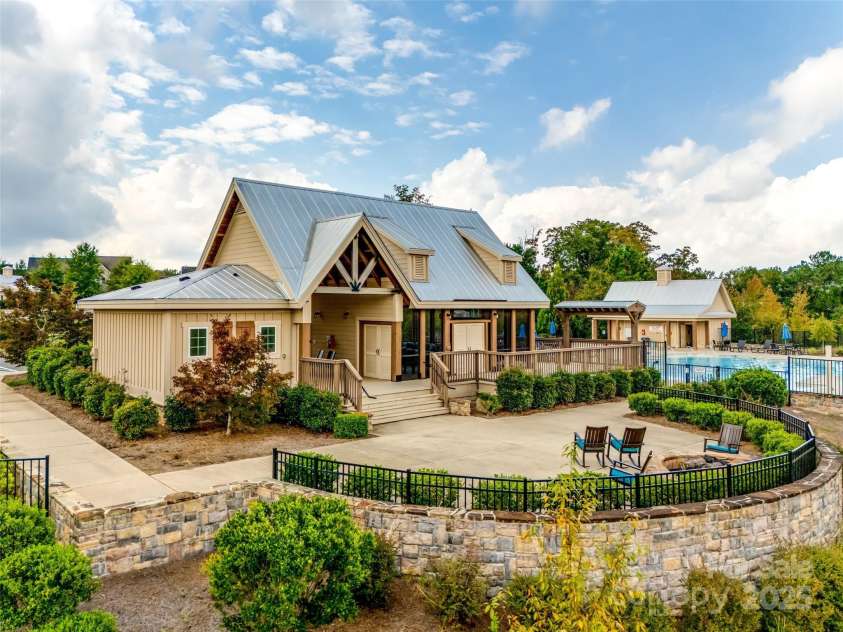 5431 Meadowcroft Way, Fort Mill, SC 29708.  MLS# CAR4232124, YatesRealty ID 2600. 