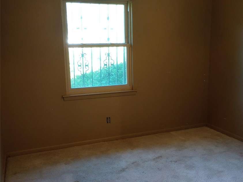 1601 Blue Spring Road, Fayetteville, NC 28304.  MLS# CAR4275926, YatesRealty ID 26000. 