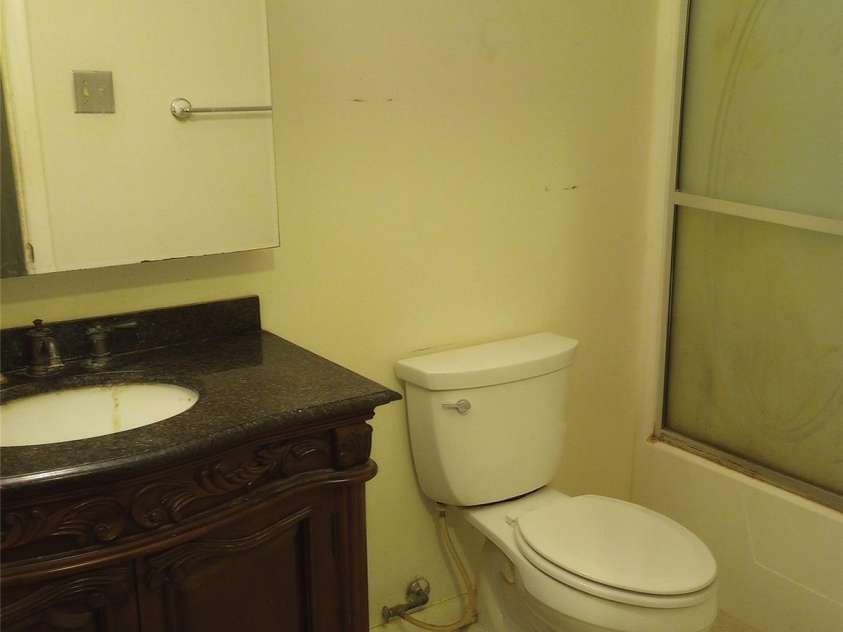 1601 Blue Spring Road, Fayetteville, NC 28304.  MLS# CAR4275926, YatesRealty ID 26000. 