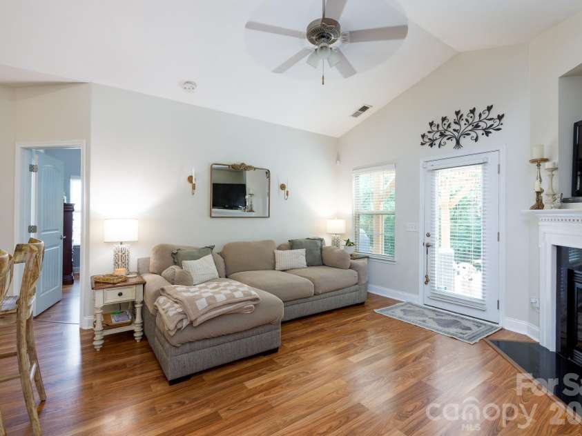 932 Catawba Wells Court, Rock Hill, SC 29732.  MLS# CAR4379044, YatesRealty ID 26000. 