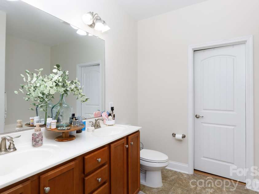 932 Catawba Wells Court, Rock Hill, SC 29732.  MLS# CAR4379044, YatesRealty ID 26000. 