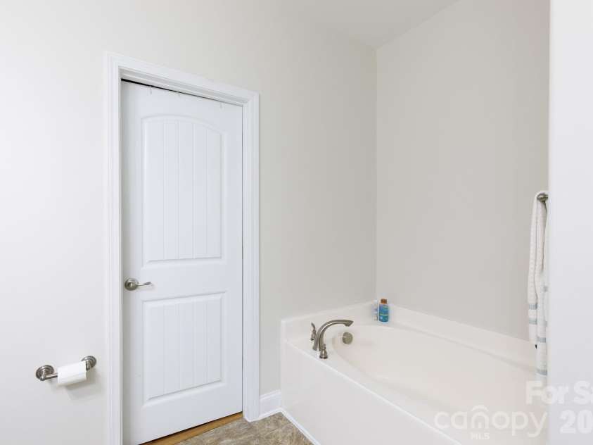 932 Catawba Wells Court, Rock Hill, SC 29732.  MLS# CAR4379044, YatesRealty ID 26000. 