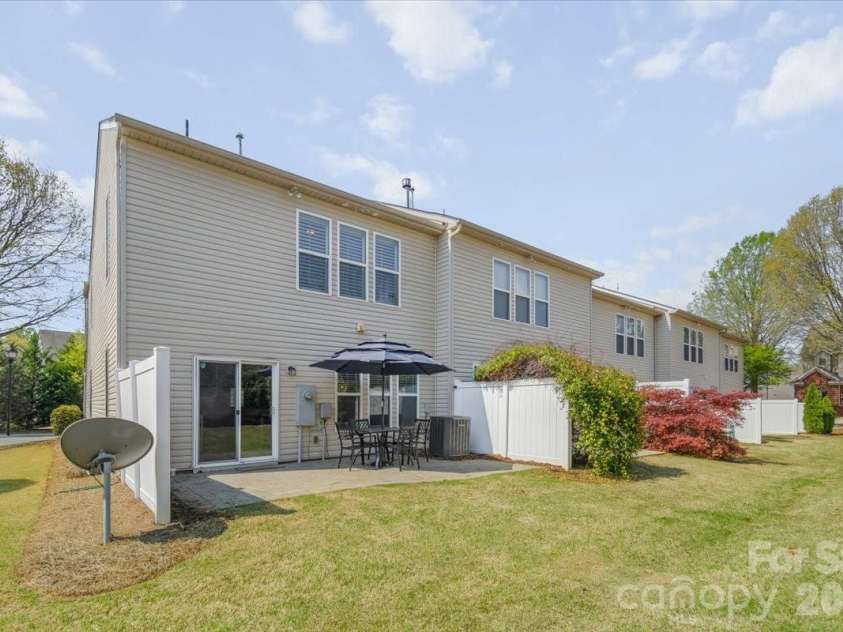 2419 Diplomat Lane, Charlotte, NC 28210.  MLS# CAR4361869, YatesRealty ID 26003. 