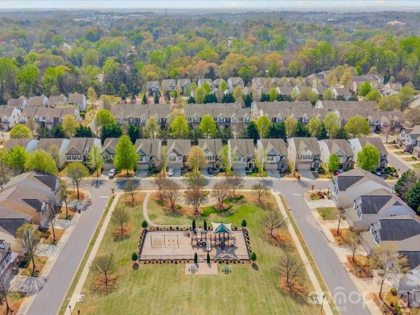 2419 Diplomat Lane, Charlotte, NC 28210.  MLS# CAR4361869, YatesRealty ID 26003. 