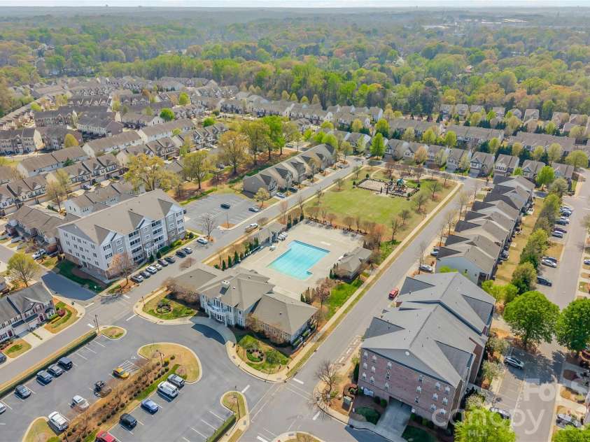 2419 Diplomat Lane, Charlotte, NC 28210.  MLS# CAR4413506, YatesRealty ID 26003. 