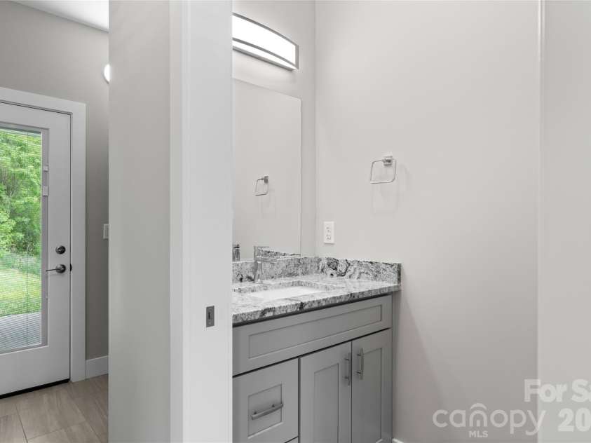 128 Rock Hill Road, Asheville, NC 28803.  MLS# CAR4376363, YatesRealty ID 26004. 