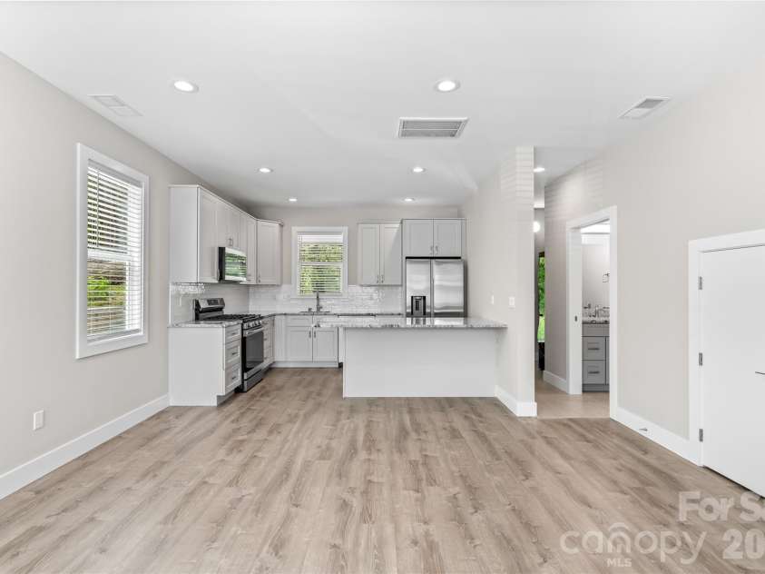 128 Rock Hill Road, Asheville, NC 28803.  MLS# CAR4395815, YatesRealty ID 26004. 