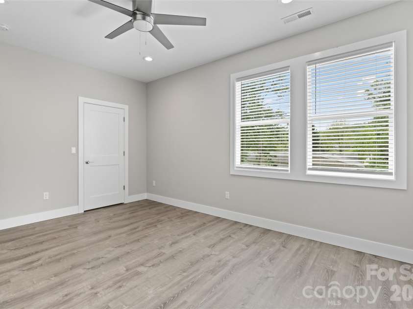 128 Rock Hill Road, Asheville, NC 28803.  MLS# CAR4395815, YatesRealty ID 26004. 