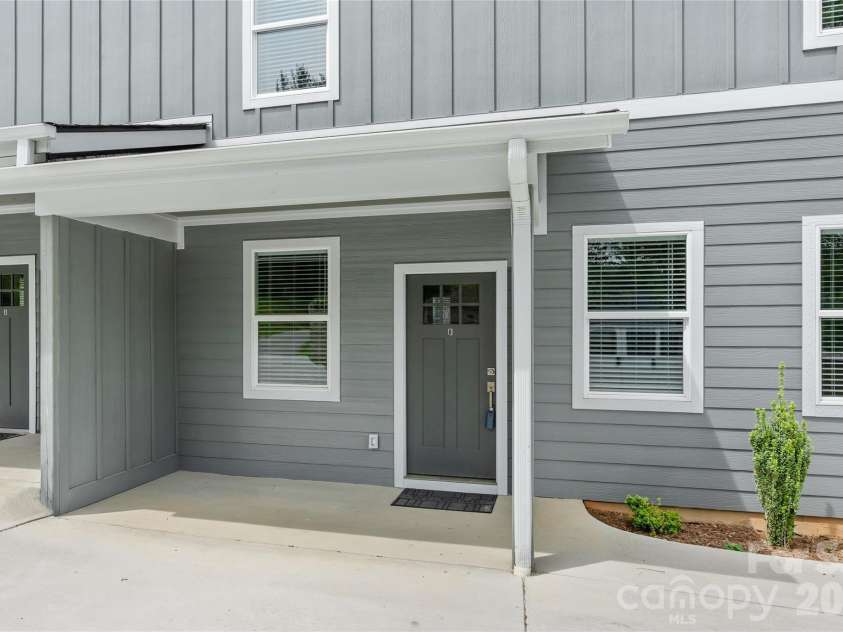 128 Rock Hill Road, Asheville, NC 28803.  MLS# CAR4395815, YatesRealty ID 26004. 