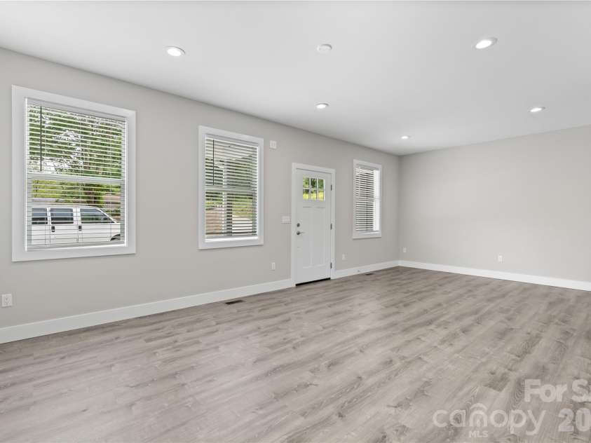 128 Rock Hill Road, Asheville, NC 28803.  MLS# CAR4395815, YatesRealty ID 26004. 