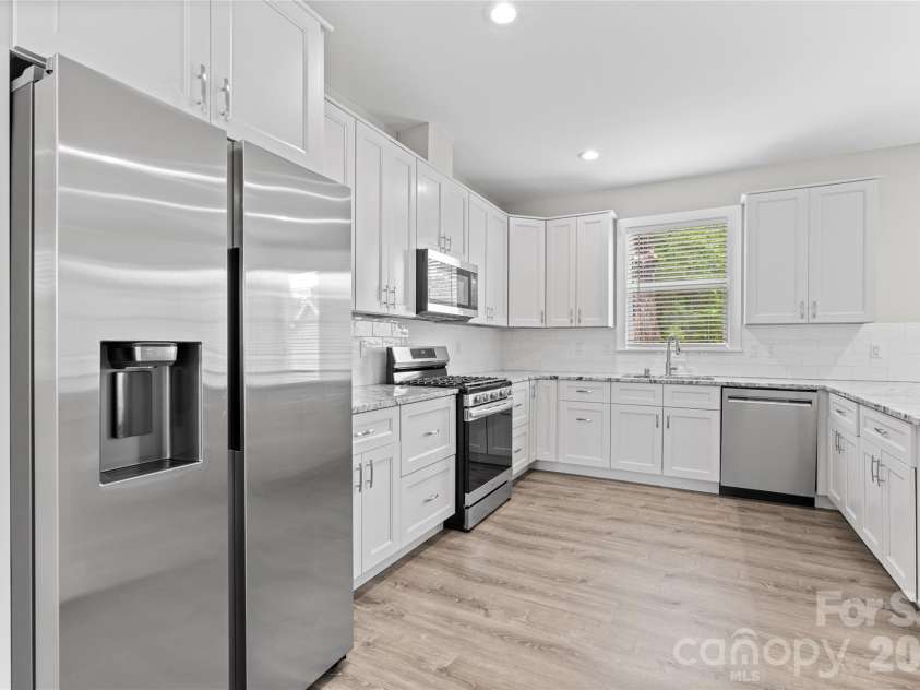 128 Rock Hill Road, Asheville, NC 28803.  MLS# CAR4395815, YatesRealty ID 26004. 